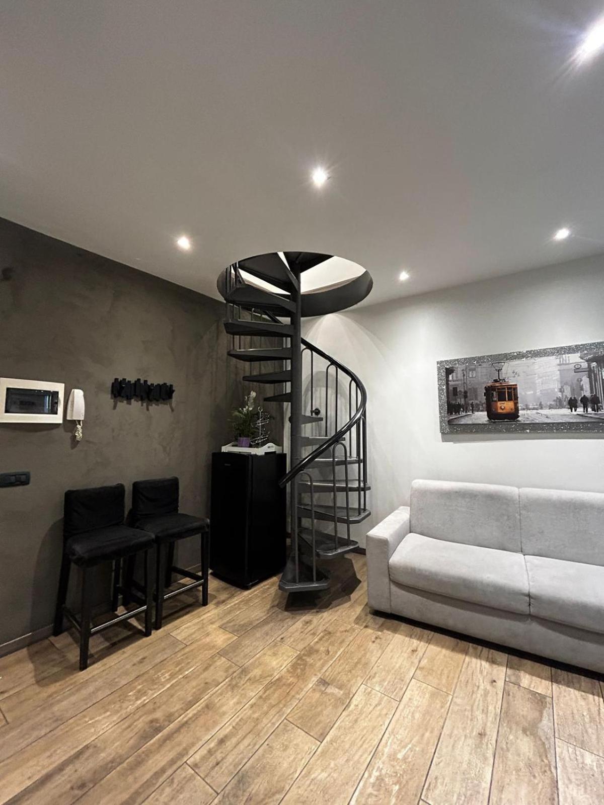 Leonardo Duplex Apartment Милано Екстериор снимка